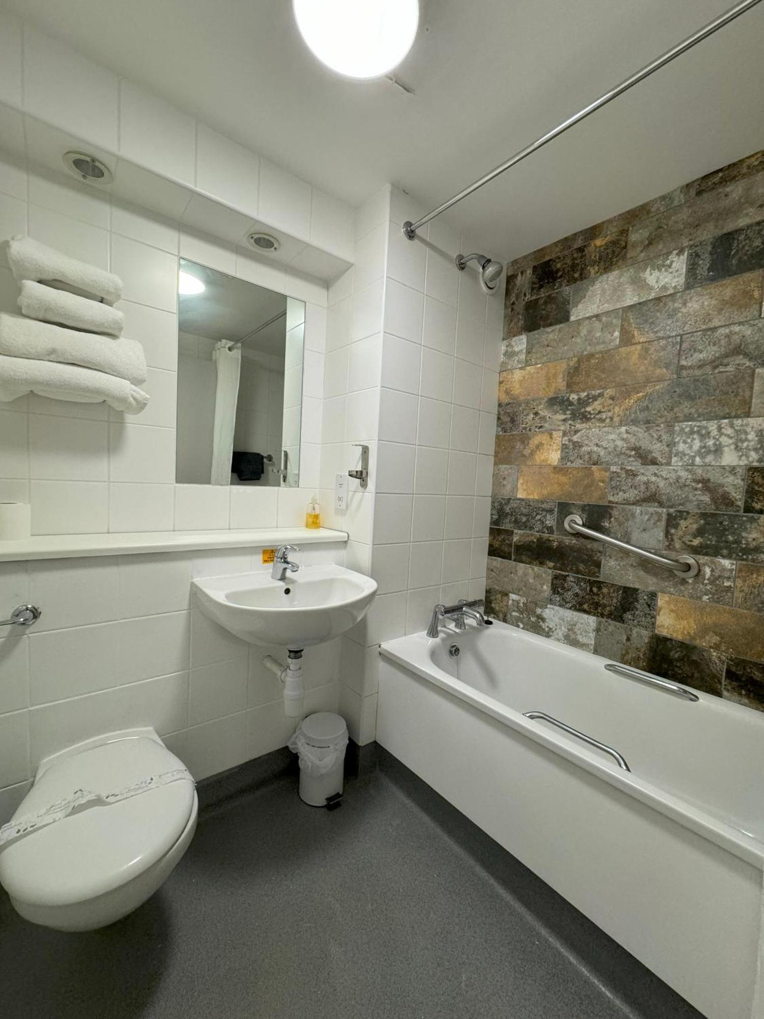 Citilodge Wakefield Hotel By Roomsbooked Eksteriør bilde